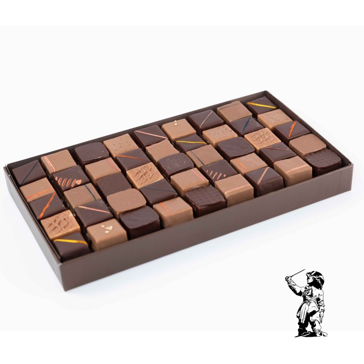 Coffret de chocolat maison Coffret de chocolats maison. Notre établ...